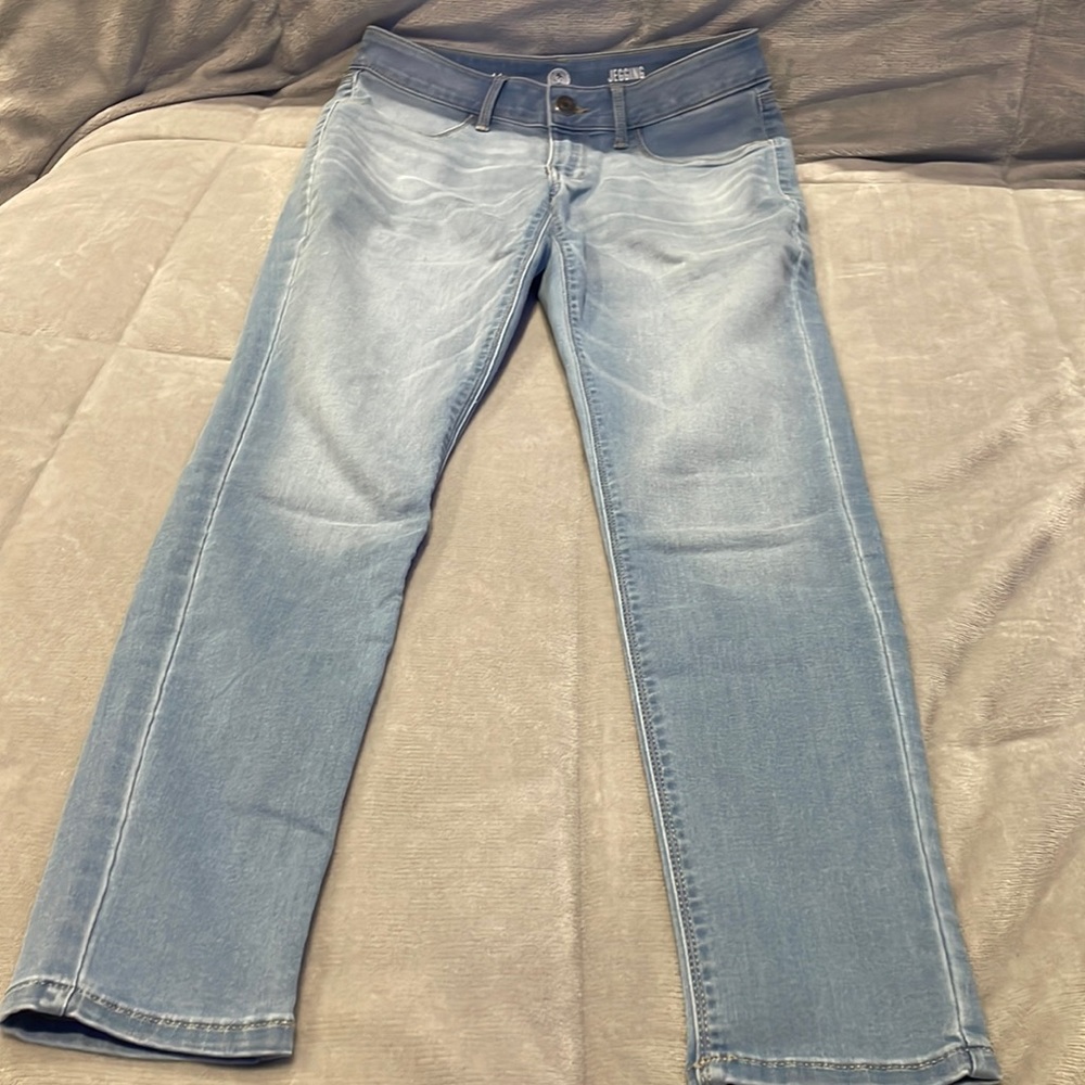 Women’s jagging‘s, size 11, light blue jeans, good condition, brand SO